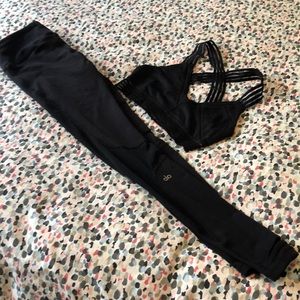 Alo yoga black bra and legging set